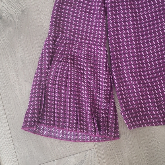 Banana Republic flare sleeve blouse - Picture 2 of 4